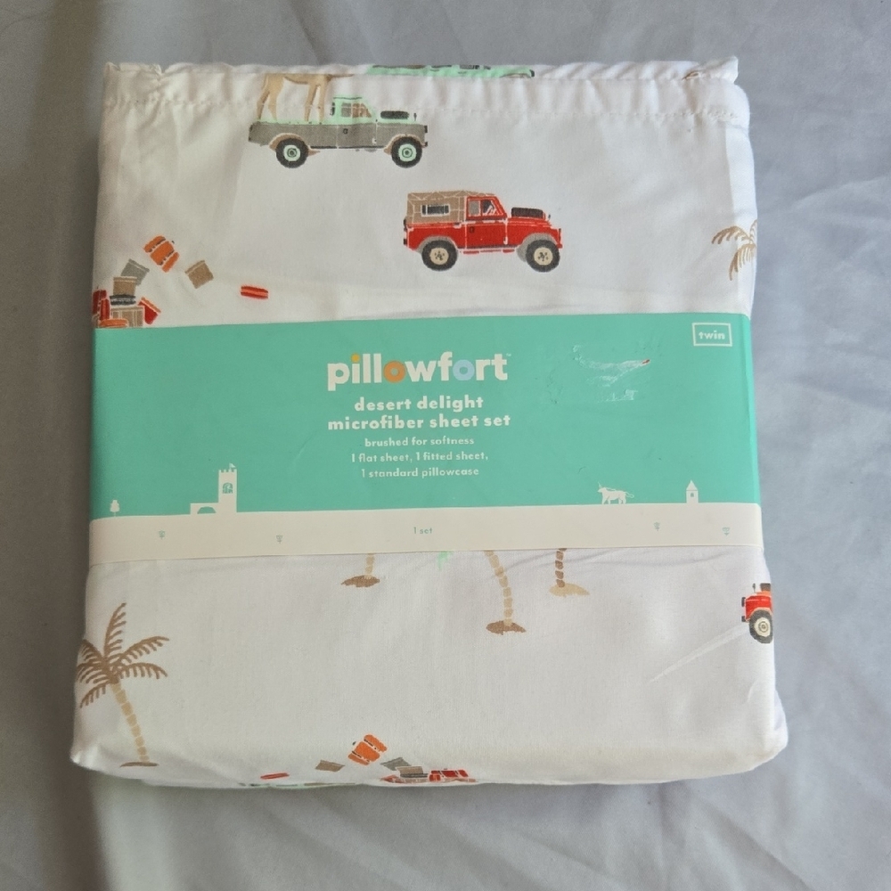 Pillowfort Whimsical Adventure Sheet Set White and Red